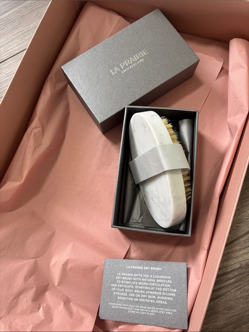 La Prairie Brush - new with box